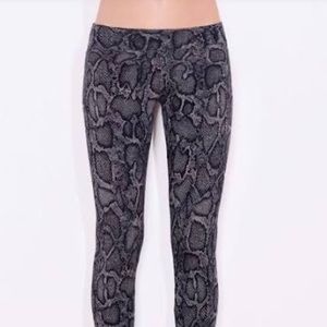 Sundry Python Yoga Pant